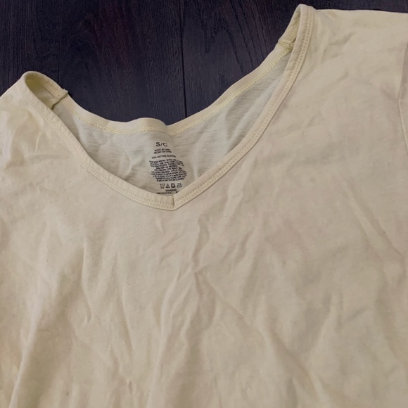 V-cut T-Shirt - Picture 3 of 4